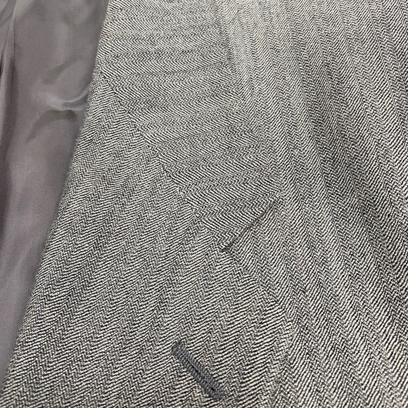 Giorgio Armani Grey Herringbone Sport Coat 42L - Picture 3 of 6